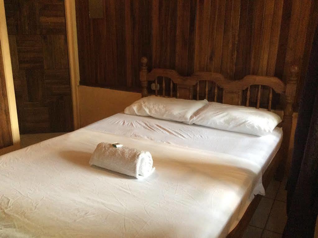 Cabinas El Muellecito Тортугеро Екстер'єр фото