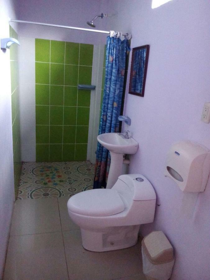 Cabinas El Muellecito Тортугеро Екстер'єр фото